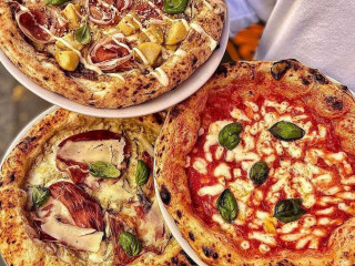 Ariel's Pizza
