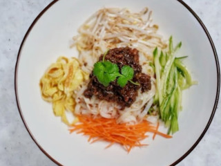 Yue Noodle Sushi