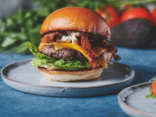 Angus Burger Og Pasta
