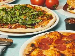 Boomerang Pizza