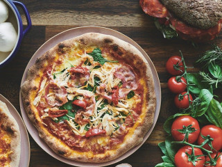 Tinos Italienske Specialiteter