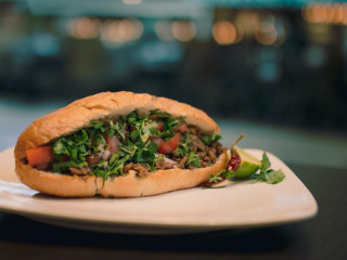 Doneros Shawarma