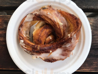 Lauras Bakery