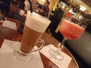 Y's Café And Cocktail
