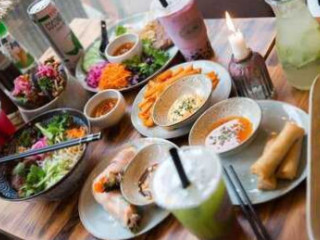 Xin Chào Vietnamese